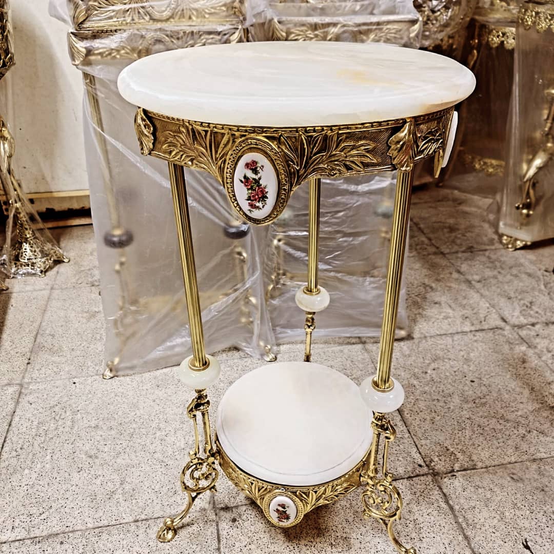 میز برنجی